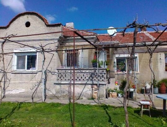 Immobilien Haus In Mladovo Sliven Bulgarien 70 Qm Haus 2 Schlafzimmer Garten 3000 Qm 25 Km Von Sliven