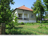 80 qm festes Haus, 2000 qm Land, 27 km zu Vratsa
