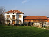 Haus in Bulgarien, 200 qm komplett renoviert, begehbare Bedingungen, 2100 qm Land