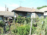 Haus 80 qm, 4 Zimmer, basemnt, Land 2800 qm, 15 km. von Razgrad