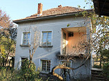 146 qm festes Haus, 2680 qm Garten, 115 km zum Flughafen Sofia