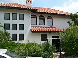 Haus 185 qm, 2 separaten Schlafräumen, 3 bthrooms, Land 540 qm, Stadt Balchik