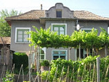 Zweistöckiges Haus, 4 Zimmer, 800 qm Grundstück, 20 km. von Popovo