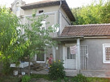 Zweistöckiges Haus, 4 Zimmer, Bad, 2500 qm Grundstück, 30 km. von Veliko Tarnovo