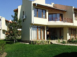 143 qm Villa, 2 Schlafzimmer, 3 Badezimmer, möbliert, Pool, 2,5 km zu den Stränden von Sunny Beach Resort