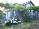 Maison 62 m², 4 chambres, garage, terrain de 900 m², 10 km. de Karnobat