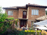 Maison sur deux étages, 6 chambres, salle de bains, terrain 970 m², 35 km. de Razgrad