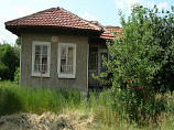maison 3 chambres, sous-sol, terrain 1500 m², 32 km. de Ruse