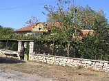 Maison 110 m², 4 chambres, salle de bains, garage, terrain 1000 m², 33 km. de Varna