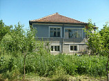 maison 5 chambres, salle de bains, garage, terrain 1200 m², 35 km. de Varna