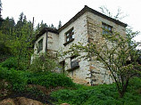 Haus 180 Quadratmeter, drei Schlafzimmer, Bad, Keller, 33 km. von Smolyan