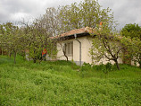 90 qm Bungalow mit 4000 qm Garten, 70 km nach Burgas