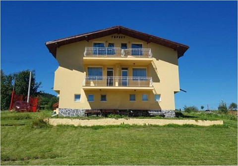 Villa de 240 m² avec 4 appartements, jardin de 750 m², dans les Rhodopes,