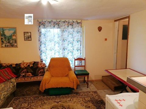 65 кв.м. дом, 900 кв.м. земли