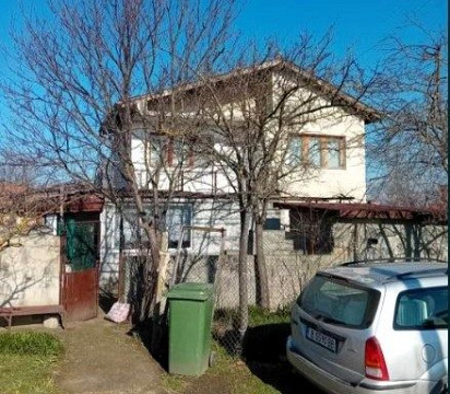Дом площадью 100 кв.м. с 2 спальнями, участок 1000 кв.м., 25 км от Варны и моря.