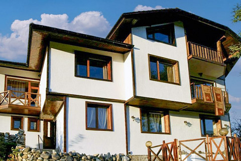 Charmante maison authentique de 385 m² avec terrain de 835 m², joli panorama sur les montagnes, à 25 km de la ville de Rudosem et à 30 km de la ville de Smolyan