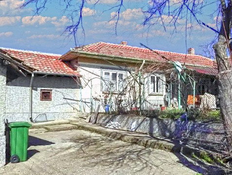 Дом площадью 100 кв. м с 3 спальнями, участок 2099 кв. м, 20 км до Силистры и Дуная