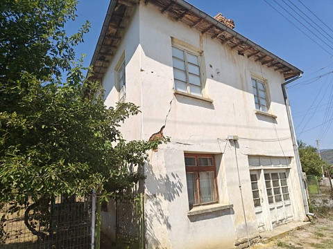 Charming Village Home Just 5 Minutes from Pravets Golf Club, Sofia area