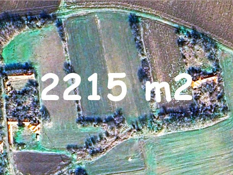 Земельный участок под застройку площадью 2215 кв.м, водоснабжение и электричество на границе, 7 км до города Провадия, супермаркет LIDL, 60 км до моря.