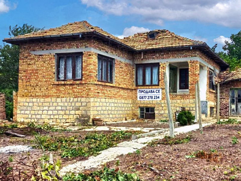 Дом площадью 106 кв.м, земельный участок 3706 кв.м, 70 км до моря.