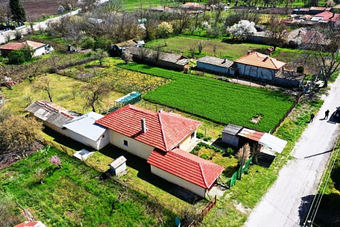 218 sqm house, 1200 sqm land, 37 km to sea
