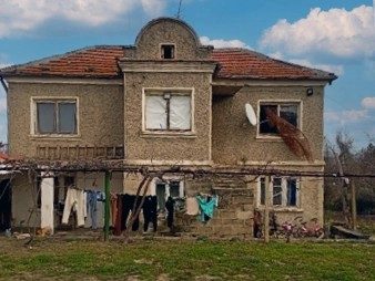 Дом 80 кв.м, участок 1170 кв.м, 7 км до города Провадия, 70 км до моря.