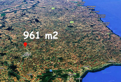 Земельный участок под застройку площадью 961 кв.м, водоснабжение и электричество на границе, 5 км до города Добрич, 45 км до моря.