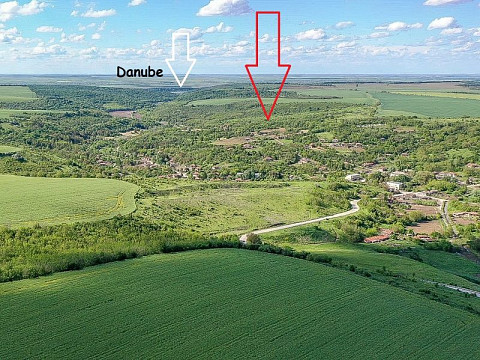3 chambres Maison, 1500 m² de jardin, bord de village, 3 km.du Danube.