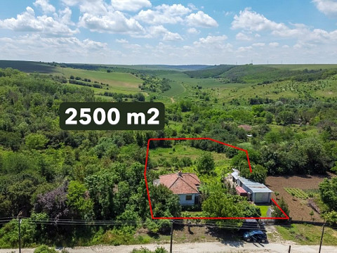 Дом площадью 120 кв.м, земельный участок 2500 кв.м, 5 км до Дуная.