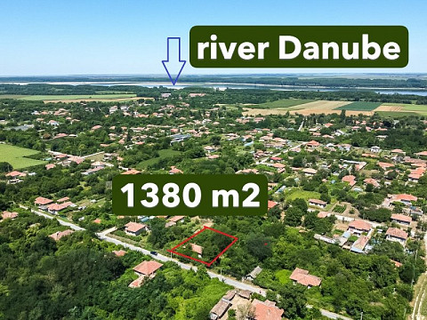 Старый дом, участок 1380 кв.м, 2 км до реки Дунай.