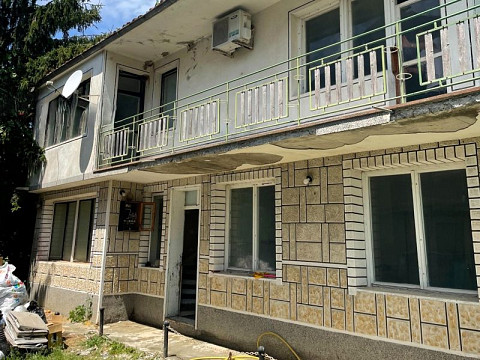 Дом площадью 240 кв.м, участок земли 1150 кв.м, 45 км до моря.