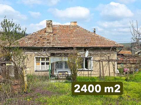 Maison meublée de 3 chambres, jardin de 2400 m², à 20 km de Razgrad