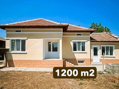 Maison de 100 m² avec 2 chambres récemment rénovée, terrain de 1200 m², région de Veliko Tarnovo