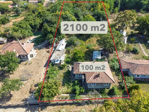 Меблированный дом площадью 100 кв.м с 3 спальнями, сад 2100 кв.м, в пешей доступности от Дуная.
