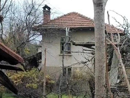 Deux maisons d'une superficie totale de 106 m², sur un terrain de 1100 m², à 15 km de la ville de Veliko Tarnovo.