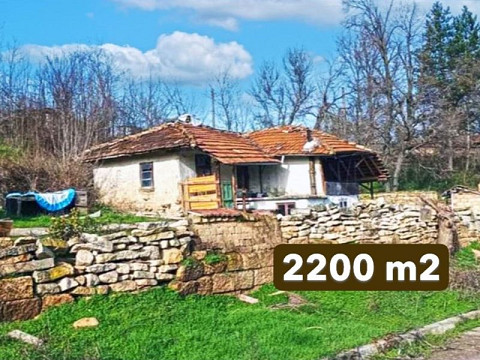 Maison de 65 m² à rénover, terrain de 2200 m², à 10 km de la ville de Razgrad