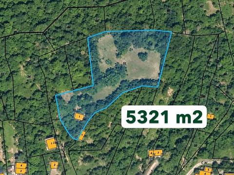 Terrain de 5321 m² avec une maison ancienne, à 3 km du Danube
