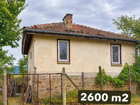 Аутентичный дом площадью 100 кв.м, участок 2600 кв.м, рядом с природным парком и спа-курортом «Варшец».