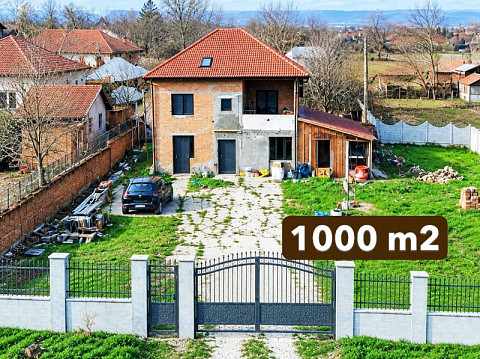 Maison rénovée de 210 m², terrain de 1000 m², à 25 km de la ville de Pleven