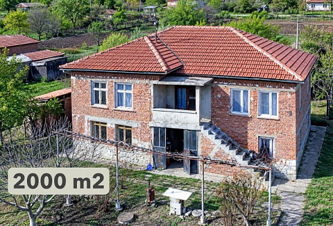 Maison de 110 m², terrain de 2000 m², à 10 km de la ville de Dimitrovgrad