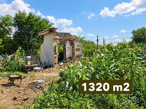 Земельный участок под застройку площадью 1320 кв.м, водоснабжение и электричество, 25 км до города Добрич, 65 км до моря.