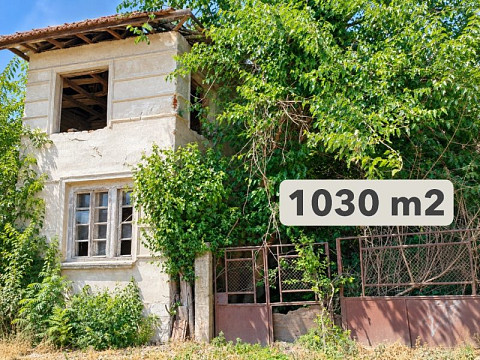 Дом площадью 150 кв.м. с участком 1030 кв.м., большая деревня недалеко от реки, в 20 км от Дуная.