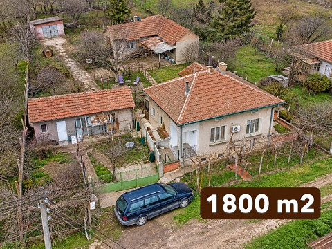Отремонтированный дом площадью 140 кв.м, участок 1800 кв.м, 5 км до города Белене и Дуная, 20 км до города Свиштов.