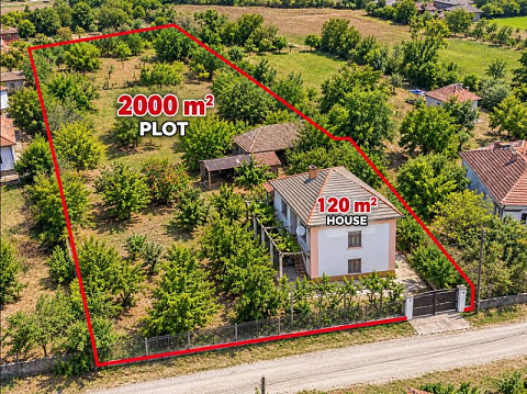 Maison authentique de 120 m², terrain de 2000 m², charmant village, à 20 km de la ville de Tatgovishte