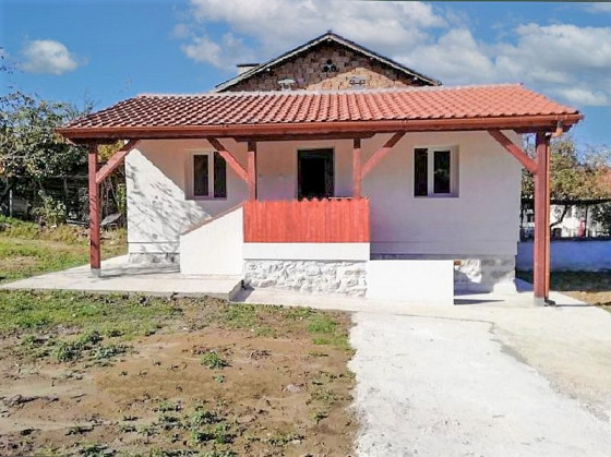 Maison neuve de 50 m², terrain de 630 m², à 7 km de la prochaine petite ville de Mezdra