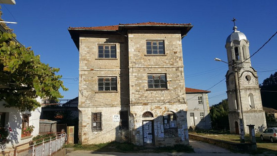 Massive maison en pierre de 3 étages dans un village pittoresque à seulement 5 minutes de la station de ski de Pamporovo