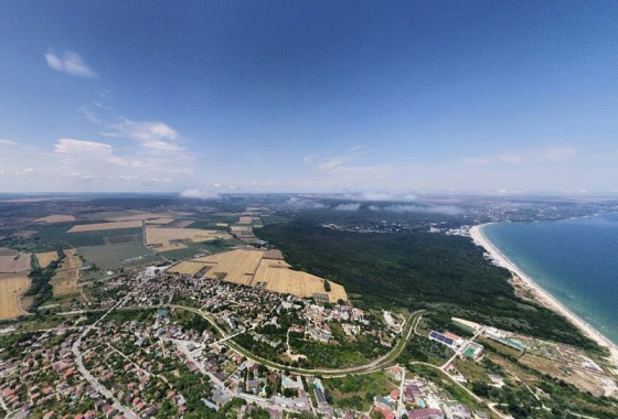 Участок под застройку 1055 кв.м., в регуляции, в престижном поселке, 4 км до моря