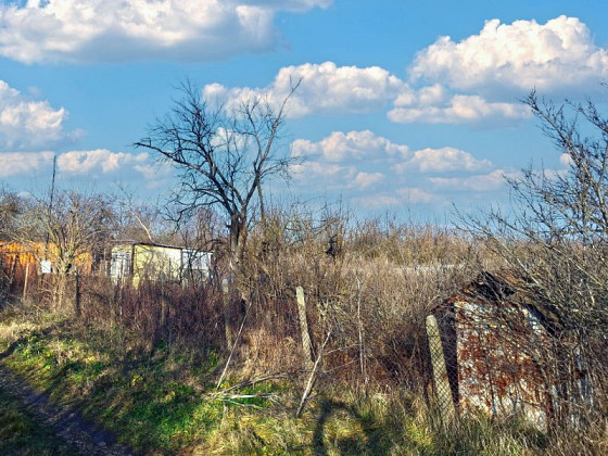 Участок под застройку 1100 кв.м., вода и электричество, 6 км до Добрича, 34 км до моря