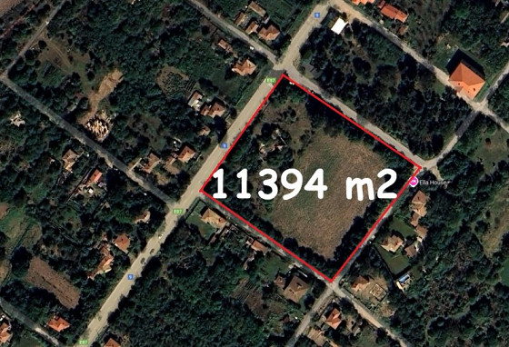 Участок под застройку площадью 11394 кв.м., вода и электричество на участке, 5 км до моря.