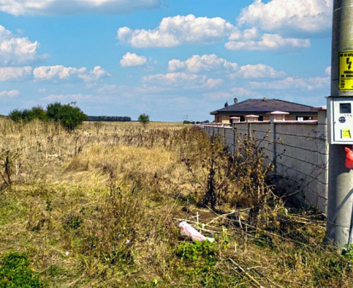 1300 sqm building plot, water and electricity at the border, upscale village, 7 km to Balchik and the sea